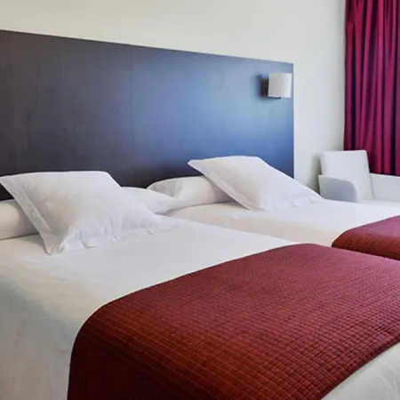 Hotel Santiago Apostol 3*